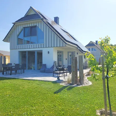 Apartment Haus Meerzeit Am Bodden Zw Darss Rügen Mit Kamin&sauna *