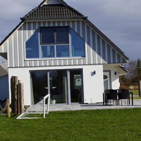 Haus Meerzeit Am Bodden Zw Darss Rügen Mit Kamin&sauna Apartment